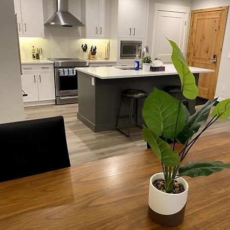 Luxury Unit In The Heart Of Canmore Zewnętrze zdjęcie