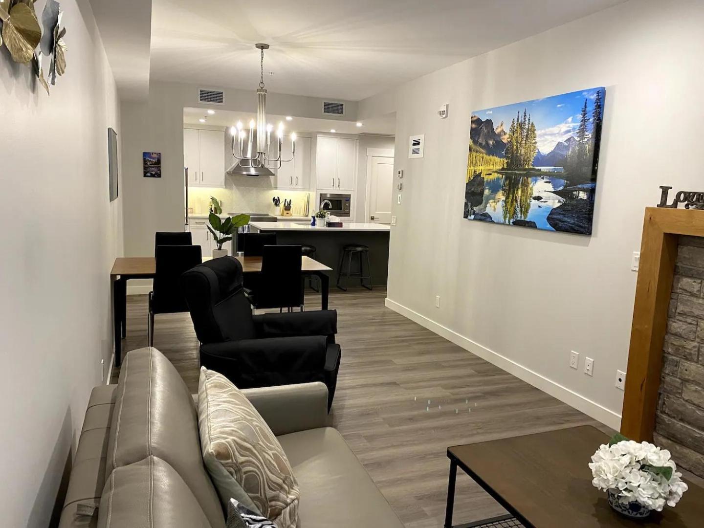 Luxury Unit In The Heart Of Canmore Zewnętrze zdjęcie