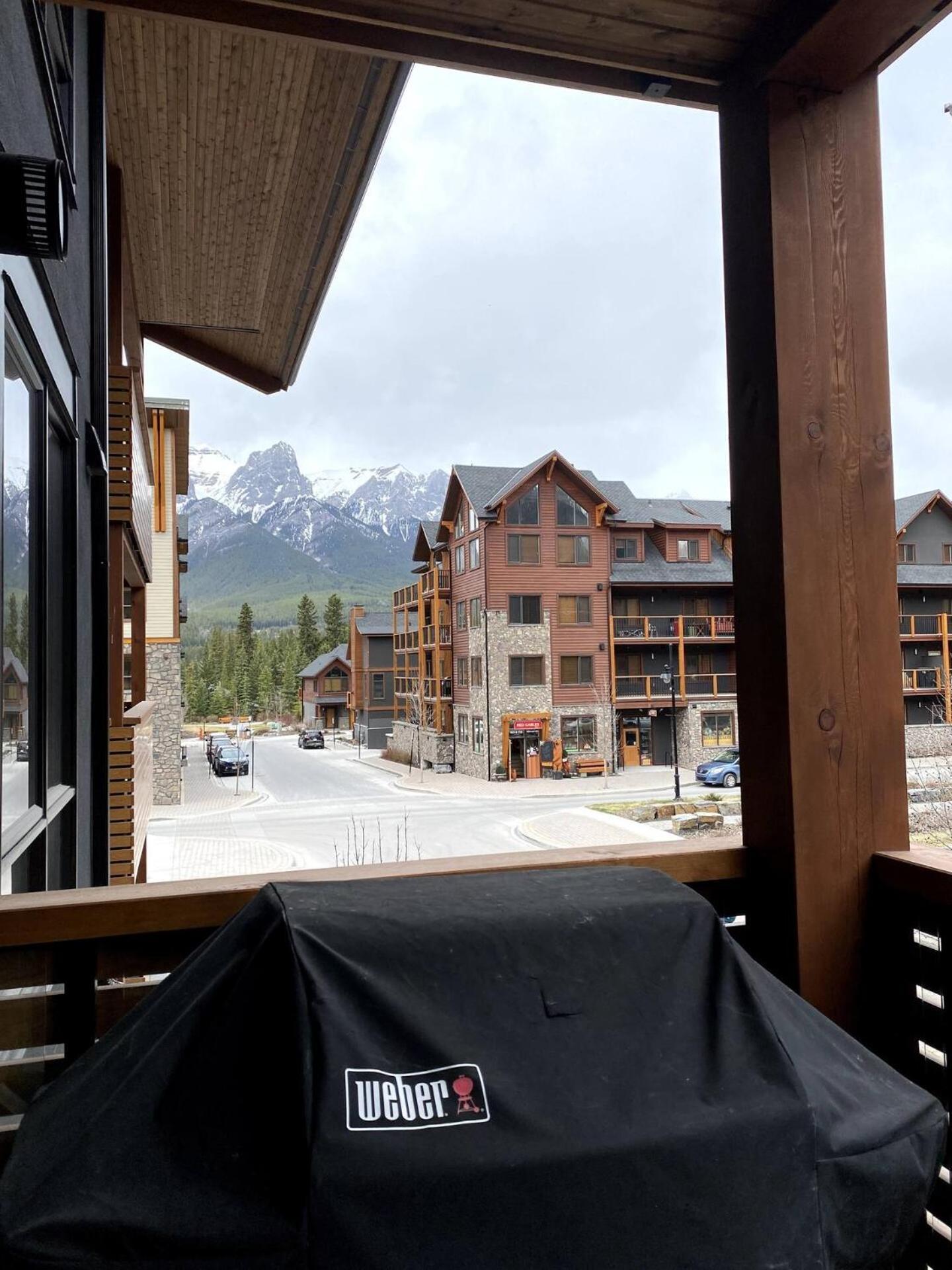 Luxury Unit In The Heart Of Canmore Zewnętrze zdjęcie