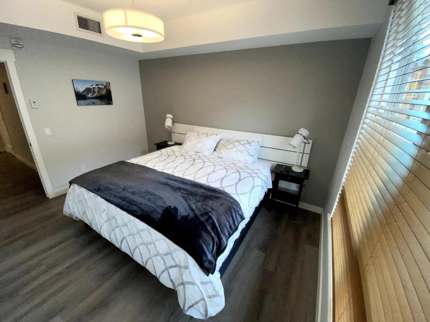 Luxury Unit In The Heart Of Canmore Zewnętrze zdjęcie