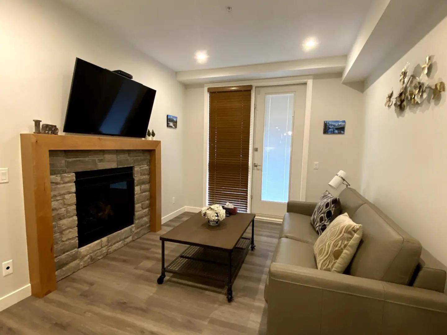 Luxury Unit In The Heart Of Canmore Zewnętrze zdjęcie