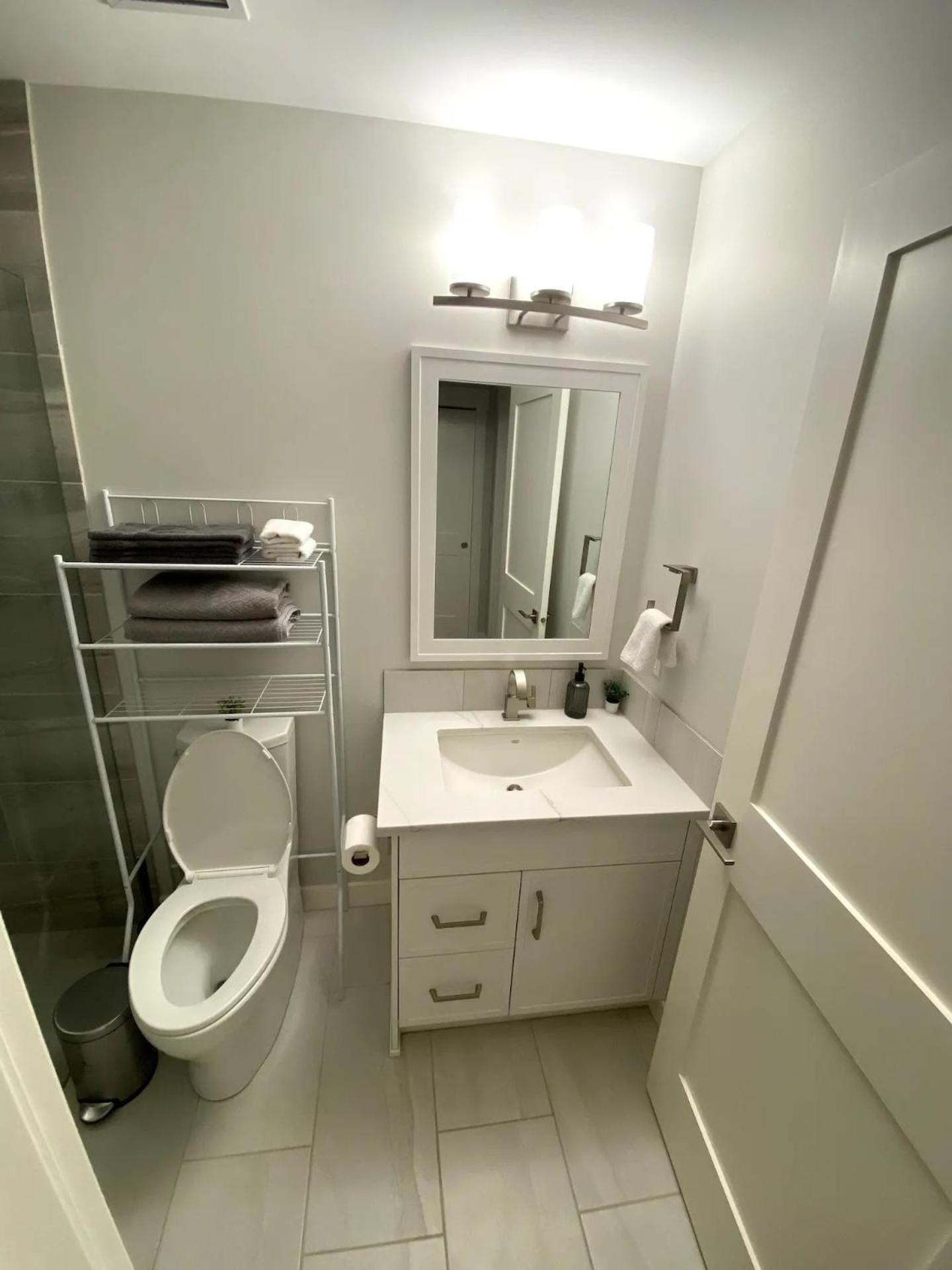 Luxury Unit In The Heart Of Canmore Zewnętrze zdjęcie