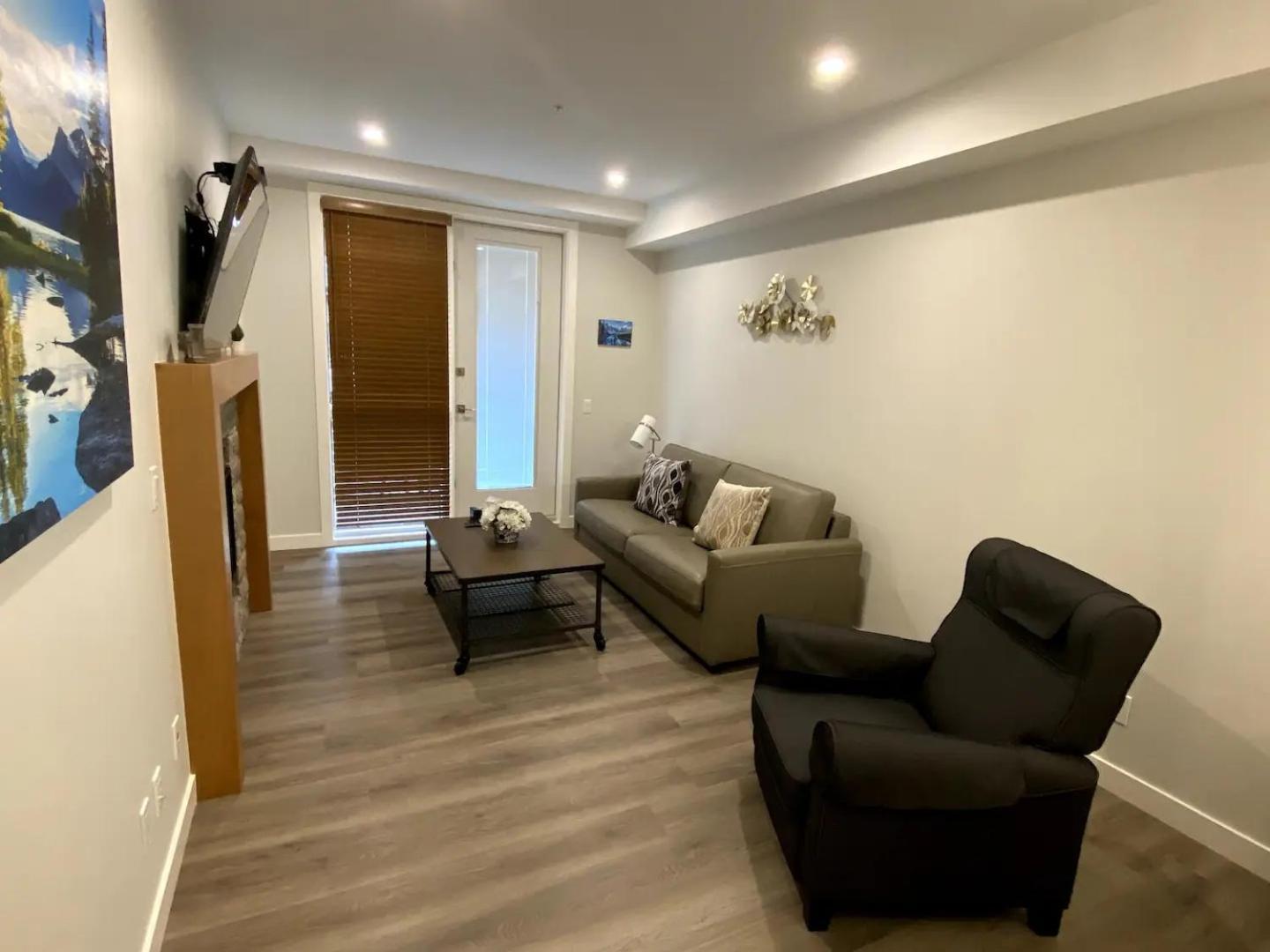 Luxury Unit In The Heart Of Canmore Zewnętrze zdjęcie